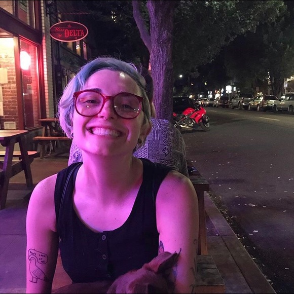 Meet your Posher, Hayley - Picture 1 of 4